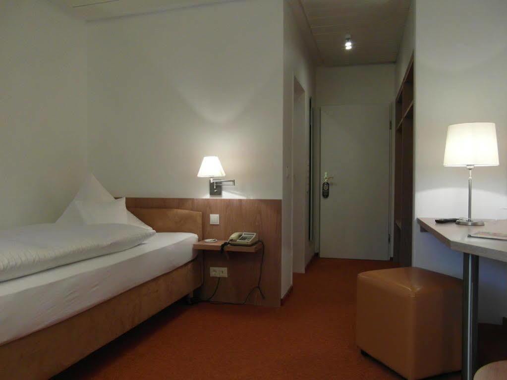 Hotel Am Springhorstsee Großburgwedel Εξωτερικό φωτογραφία